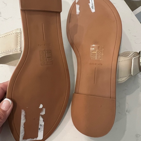 Dolce Vita Cream Slide Sandals, size 11, gold buckle, never worn, comfortable - Picture 5 of 6